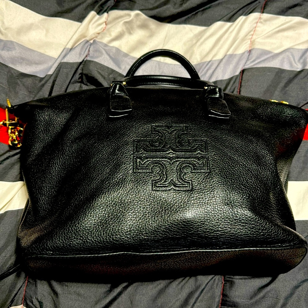 Nice Tory Burch Satchel in Pebbled Leather w/Strap